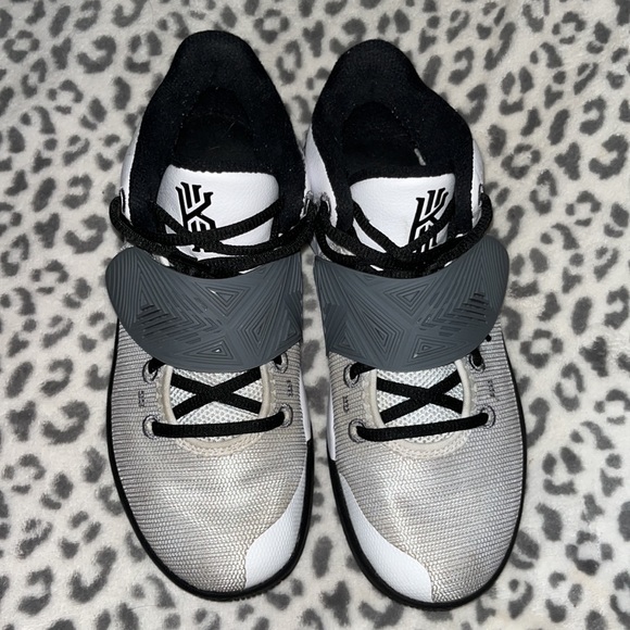 shoes - Picture 4 of 4